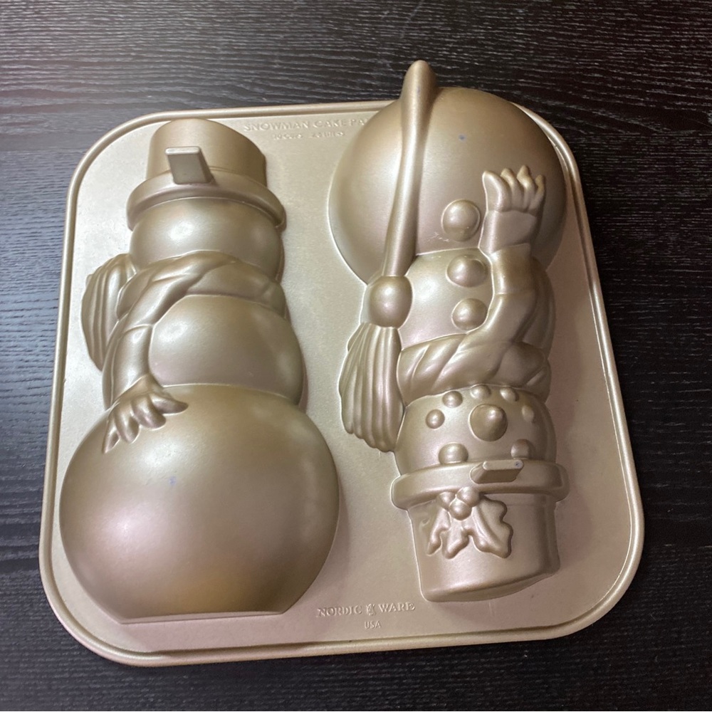 Nordic Ware 3D Snowman Cake Pan Christmas 10 cups